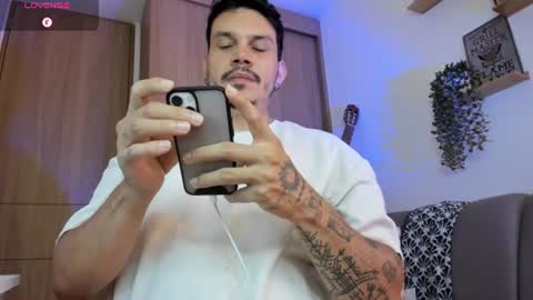 Snapshot of legolas_15 chatting on June 30, 9:21 am Alejandro online show from June 30, 9:21 am