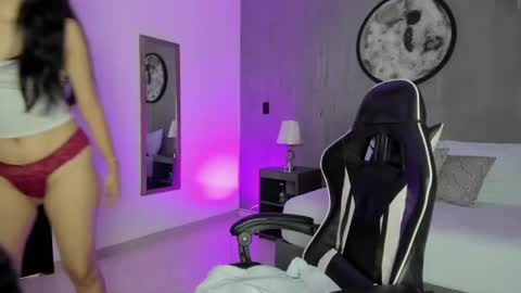 Snapshot of leia_hatman_ chatting on November 19, 12:16 pm L E I A online show from November 19, 12:16 pm