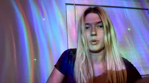 Snapshot of leiaac16 chatting on November 13, 7:18 am leiaac16 online show from November 13, 7:18 am