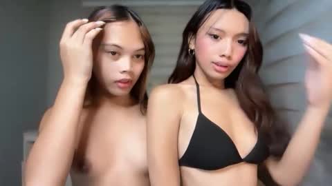 Snapshot of leiah_goddessx chatting on December 14, 12:38 am Leiah online show from December 14, 12:38 am