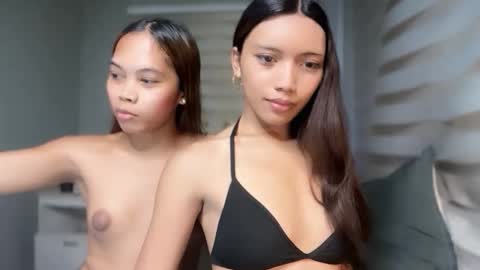 Snapshot of leiah_goddessx chatting on December 15, 5:55 am Leiah online show from December 15, 5:55 am