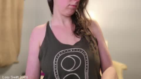 Leia Swift online show from February 22, 1:18 am