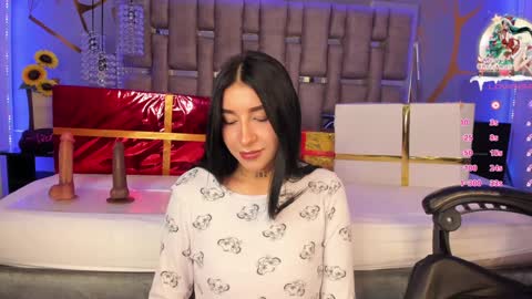 Snapshot of leiawong chatting on December 23, 5:06 am Leia online show from December 23, 5:06 am