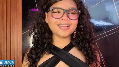 Snapshot of leidy_morales_ chatting on May 19, 11:05 am Leidy online show from May 19, 11:05 am