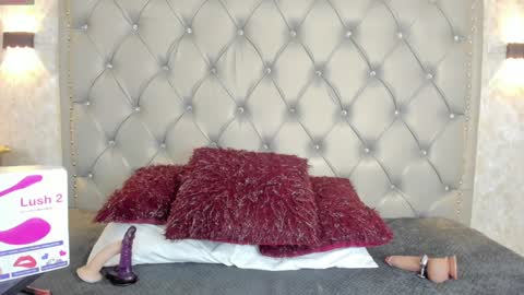 LEIGH ANGELS online show from January 11, 9:04 pm