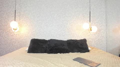 LEIGH ANGELS online show from November 8, 9:57 pm