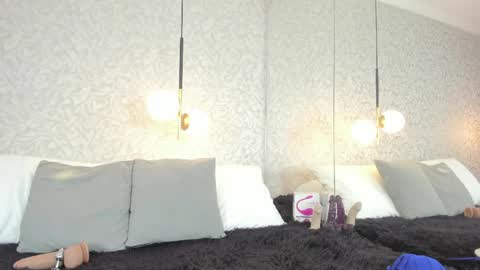 Snapshot of leigh_angels chatting on May 11, 10:07 pm LEIGH ANGELS online show from May 11, 10:07 pm