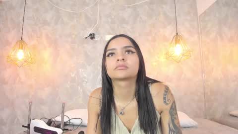 Snapshot of leigh_angels chatting on June 15, 10:12 pm LEIGH ANGELS online show from June 15, 10:12 pm