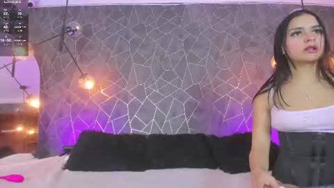 LEIGH ANGELS online show from July 14, 10:15 pm