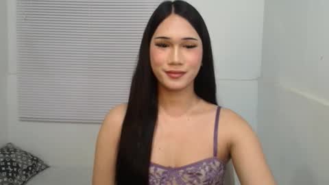 Snapshot of leighs_celine chatting on February 14, 11:45 pm leighs_celine online show from February 14, 11:45 pm