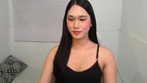 Snapshot of leighs_celine chatting on February 20, 4:51 pm leighs_celine online show from February 20, 4:51 pm