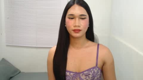 Snapshot of leighs_celine chatting on April 15, 7:58 pm leighs_celine online show from April 15, 7:58 pm