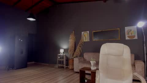 Leila     online show from October 29, 12:24 am