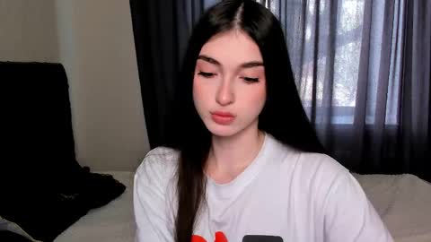 Leila online show from April 29, 11:25 am