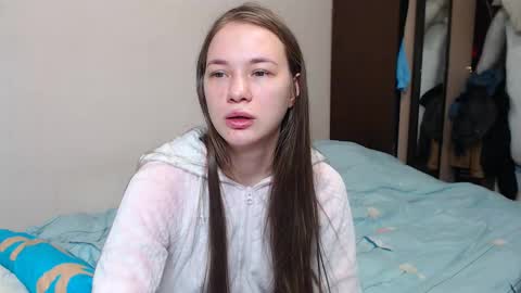 leila_bambi_ online show from February 17, 7:10 pm