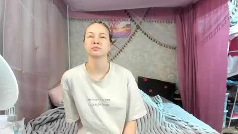 Snapshot of leila_bambi_ chatting on May 7, 8:36 pm leila_bambi_ online show from May 7, 8:36 pm