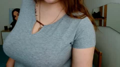 Snapshot of leila_beayte_ chatting on May 6, 4:30 am Leila online show from May 6, 4:30 am