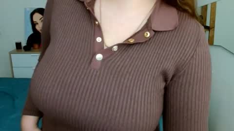 Snapshot of leila_beayte_ chatting on May 24, 5:23 am Leila online show from May 24, 5:23 am