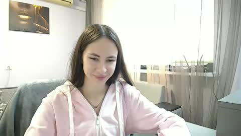 Snapshot of leila_monaco chatting on October 7, 9:28 am Leila online show from October 7, 9:28 am