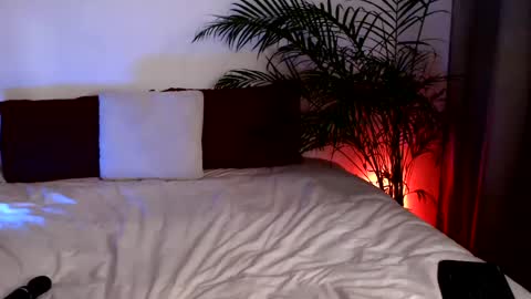 LEILA LUNA online show from June 25, 2:11 am