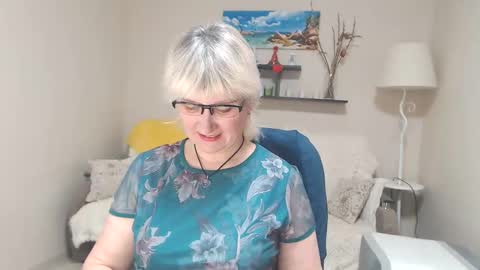 Leila Kinky online show from March 12, 11:53 am