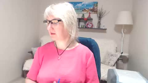 Snapshot of leilamays chatting on May 6, 2:51 am Leila Kinky online show from May 6, 2:51 am