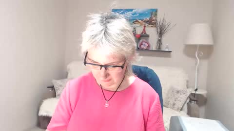 Snapshot of leilamays chatting on May 10, 3:01 am Leila Kinky online show from May 10, 3:01 am