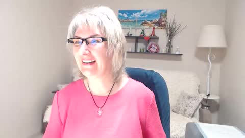 Snapshot of leilamays chatting on May 11, 3:45 am Leila Kinky online show from May 11, 3:45 am