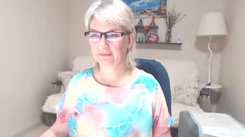 Snapshot of leilamays chatting on June 8, 3:40 am Leila Kinky online show from June 8, 3:40 am