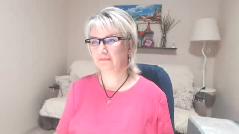 Snapshot of leilamays chatting on June 14, 6:15 am Leila Kinky online show from June 14, 6:15 am