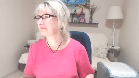 Snapshot of leilamays chatting on June 15, 4:36 am Leila Kinky online show from June 15, 4:36 am