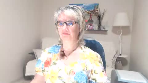 Snapshot of leilamays chatting on June 20, 3:53 am Leila Kinky online show from June 20, 3:53 am