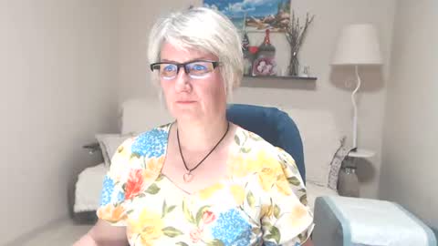 Snapshot of leilamays chatting on June 20, 3:59 pm Leila Kinky online show from June 20, 3:59 pm