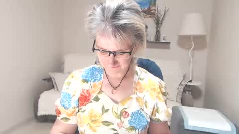 Snapshot of leilamays chatting on June 21, 4:26 am Leila Kinky online show from June 21, 4:26 am