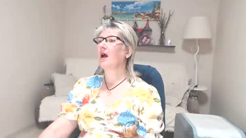 Snapshot of leilamays chatting on June 27, 4:06 am Leila Kinky online show from June 27, 4:06 am