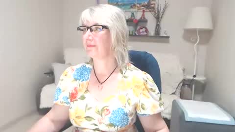 Snapshot of leilamays chatting on June 27, 12:22 pm Leila Kinky online show from June 27, 12:22 pm