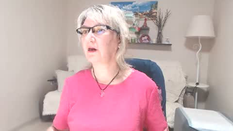 Snapshot of leilamays chatting on June 28, 5:02 am Leila Kinky online show from June 28, 5:02 am