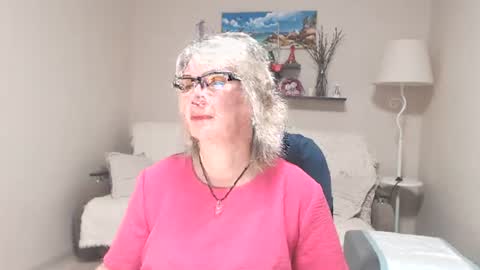 Snapshot of leilamays chatting on June 29, 6:41 am Leila Kinky online show from June 29, 6:41 am