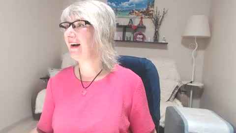 Snapshot of leilamays chatting on July 9, 10:30 am Leila Kinky online show from July 9, 10:30 am