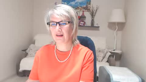 Snapshot of leilamays chatting on July 19, 6:06 am Leila Kinky online show from July 19, 6:06 am