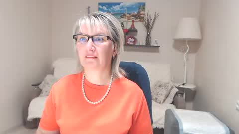 Snapshot of leilamays chatting on July 21, 7:11 am Leila Kinky online show from July 21, 7:11 am