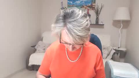 Snapshot of leilamays chatting on July 24, 6:22 am Leila Kinky online show from July 24, 6:22 am