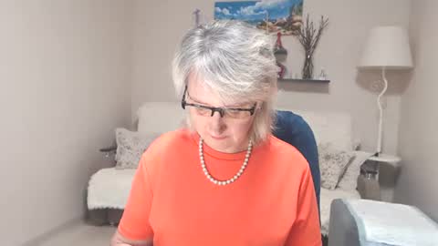 Snapshot of leilamays chatting on July 27, 3:24 am Leila Kinky online show from July 27, 3:24 am
