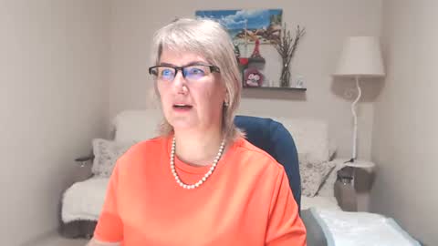 Snapshot of leilamays chatting on August 1, 4:56 am Leila Kinky online show from August 1, 4:56 am