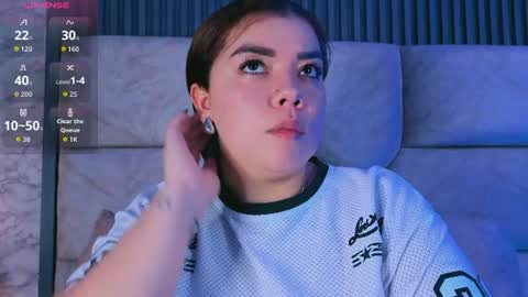 leilapons online show from July 10, 6:10 pm