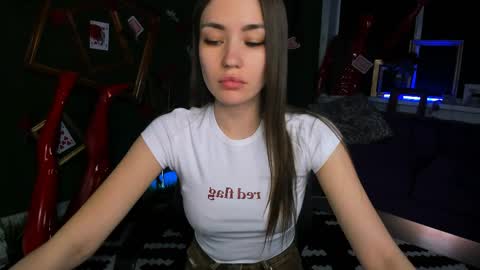 Snapshot of leilarai chatting on April 5, 5:32 pm Leila Rai online show from April 5, 5:32 pm