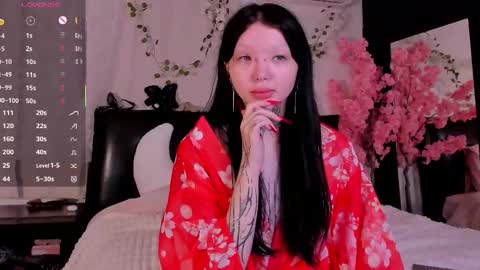 Snapshot of lein_bone chatting on October 18, 12:13 am Lein online show from October 18, 12:13 am