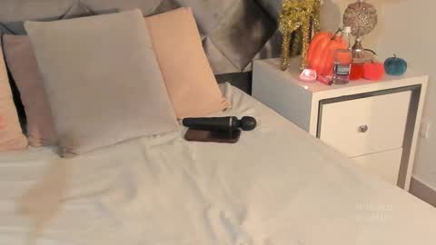 Snapshot of leizathompson chatting on October 28, 9:28 pm Leizathompson online show from October 28, 9:28 pm