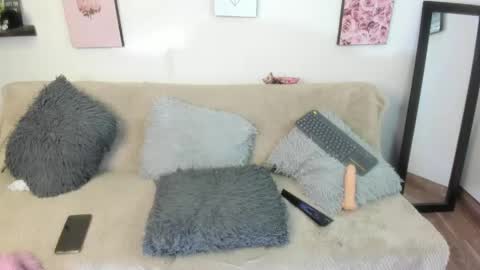 lele_699 online show from April 25, 9:01 am
