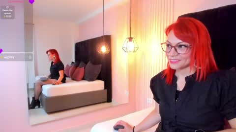 Snapshot of leloo_swift chatting on May 19, 10:49 pm Leloo online show from May 19, 10:49 pm